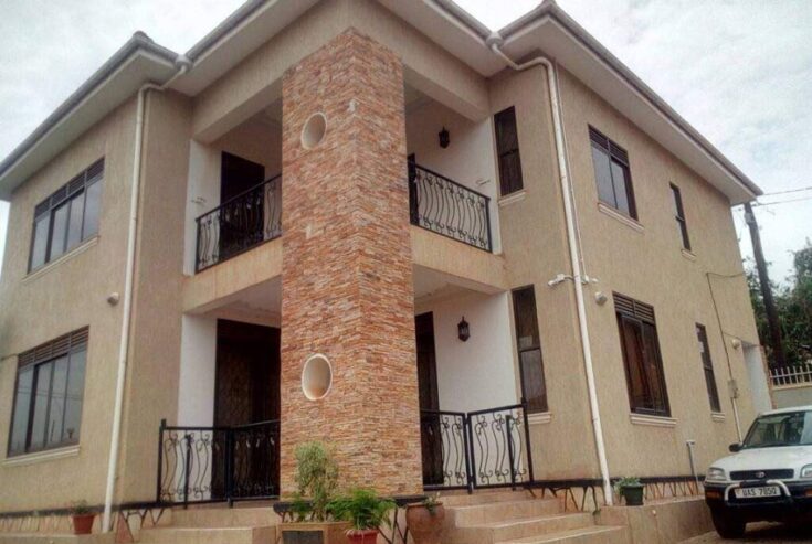 Six bedroomed house in Munyonyo