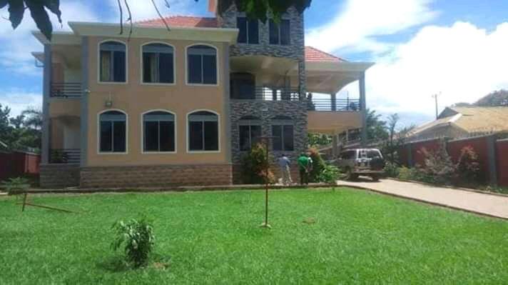 Luxury House for Sale in Entebbe