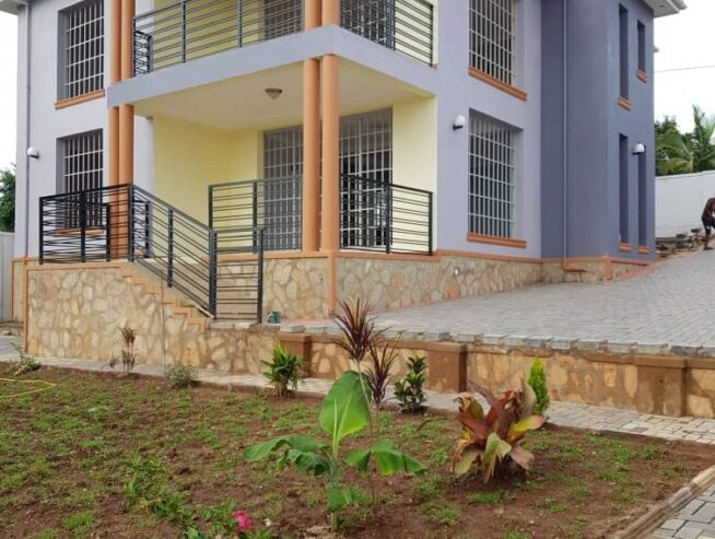 5 Bedroom House for Sale in Kitende