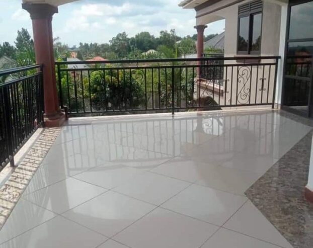 5 Bedroom House on Acre for Sale in Gayaza