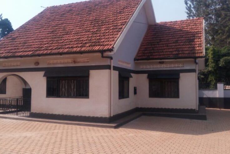 House for sale in Kisaasi