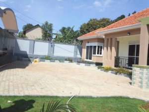 House for Sale in Kira with 4 Bedrooms