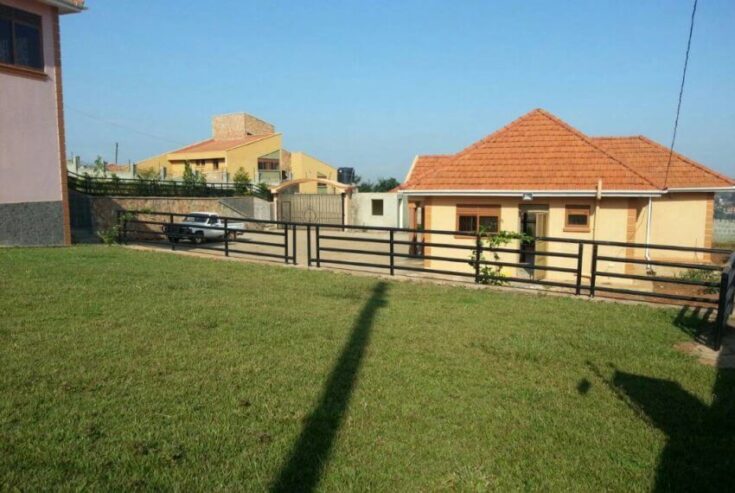 5 Bedroom House for Sale in Lubowa Entebbe Road