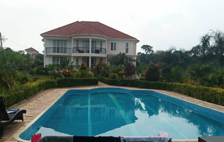 7 Bedroom House for Sale in Garuga off Entebbe Road