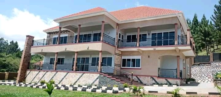 6 Bedroom Posh Home for Sale in Bwebajja Entebbe Road