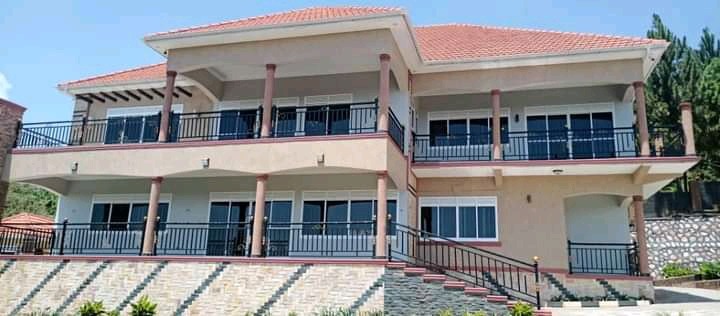 6 Bedroom Posh Home for Sale in Bwebajja Entebbe Road