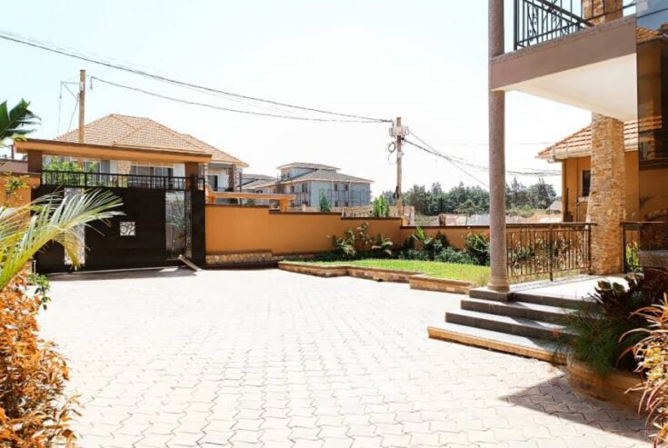 6 Bedroom House for Sale in Kyanja