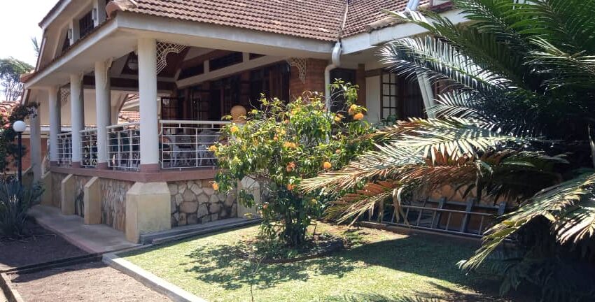 Kololo Bungalow on a Full Acre for Sale at USD 3 Million