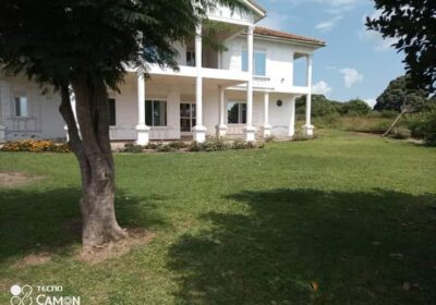 Lakeside-Mansion-for-Sale-in-Nalugala-Entebbe-Road-1