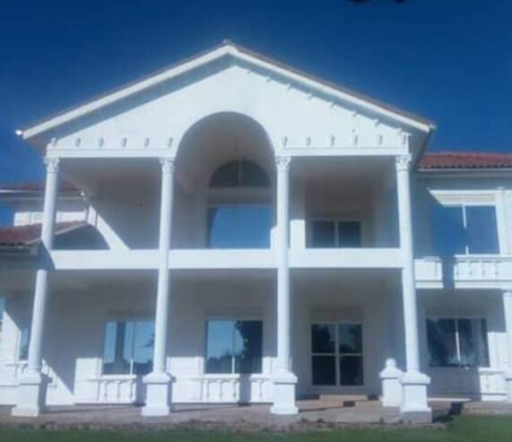 8 Bedroom Lakeside Mansion 4 Sale in Nalugala along Entebbe