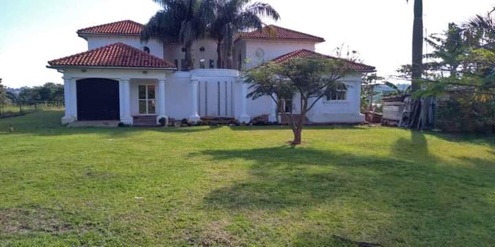 8 Bedroom Lakeside Mansion 4 Sale in Nalugala along Entebbe