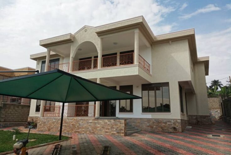 5 Bedroom House for Sale in Munyonyo Kampala