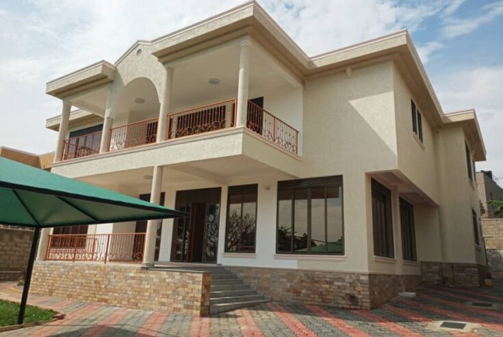 5 Bedroom House for Sale in Munyonyo Kampala