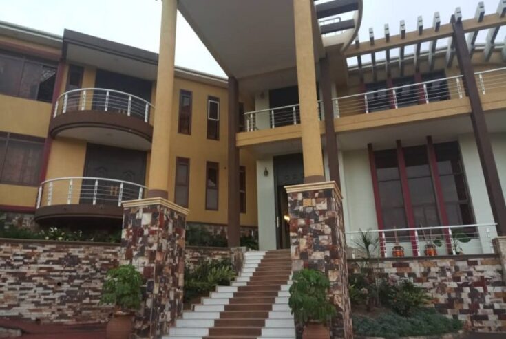 5 Bedrooms Posh Home for Sale in Lubowa Entebbe Road