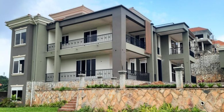 6 bedrooms in Munyonyo for sale.