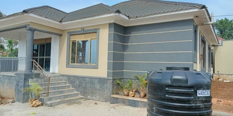 Bungalow house in Seeta with 4 bedrooms for sale.