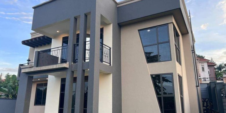 5 bedrooms mansion in Kyanja on sale.