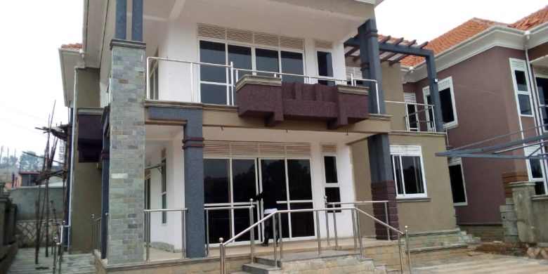 This is a house in Kyanja consisting of 5 bedrooms for sale