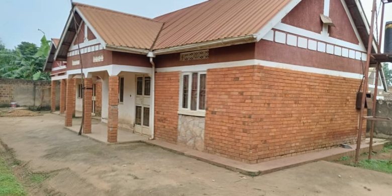 2 houses in Seeta town for sale along Jinja Highway Road.