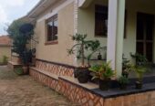 Bungalow house in Najjera with 3 bedrooms for sale.