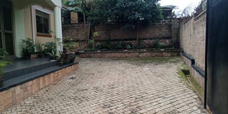 Bungalow house in Najjera with 3 bedrooms for sale.