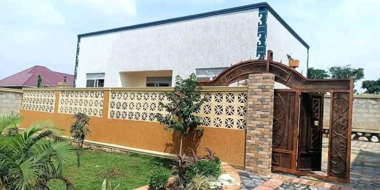 This is a posh house in Wakiso