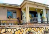 This is a house in Buloba with 3 bedrooms on sale