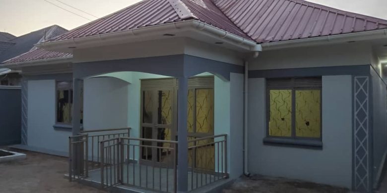 Brand new bungalow house in Kitende having 3 bedrooms