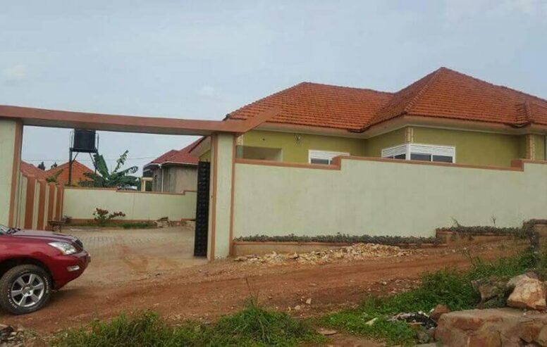 4 Bedroom house for sale in Kira