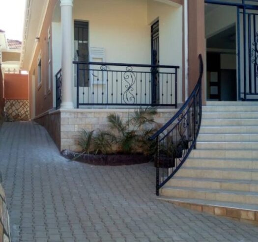 House for sale in Kira 4 bedroom and boys Quarters