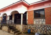 5 Bedroom house for sale in Bweyogerere