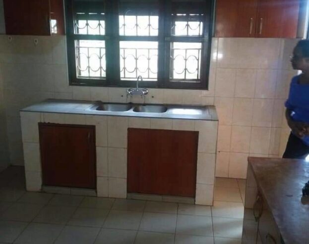 3 bedroom house for rent in Kisaasi