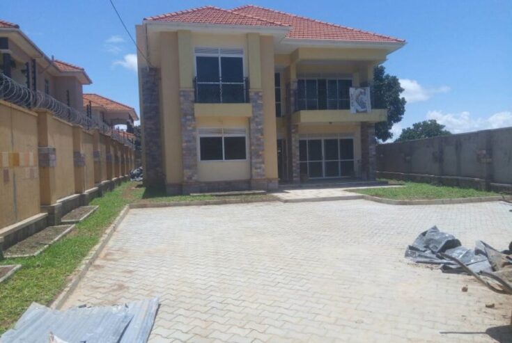 HOUSE FOR SALE IN Location: MUNYONYO