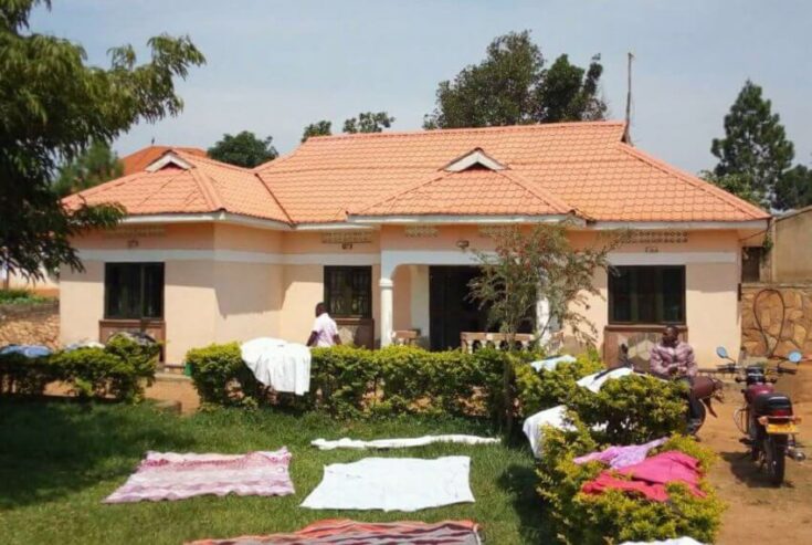 3 Bedroom house on sale in Mutungo Kigo