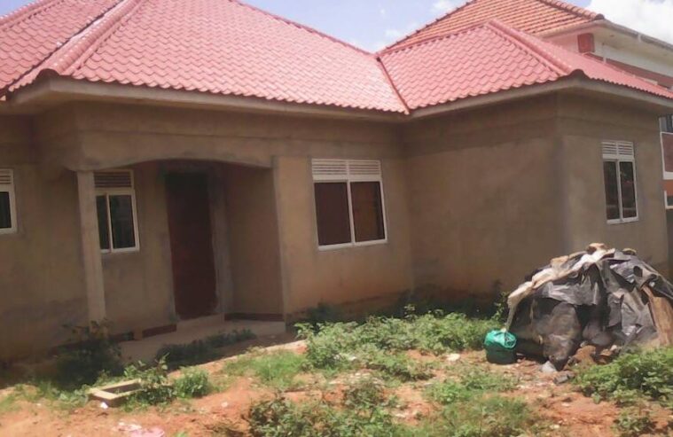 HOUSE FOR SALE IN BWEYOGERERE KIWANGA