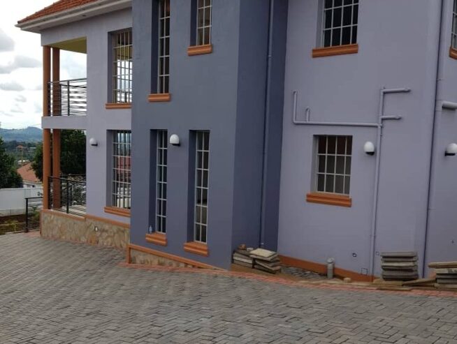 5 Bedroom House for Sale in Kitende