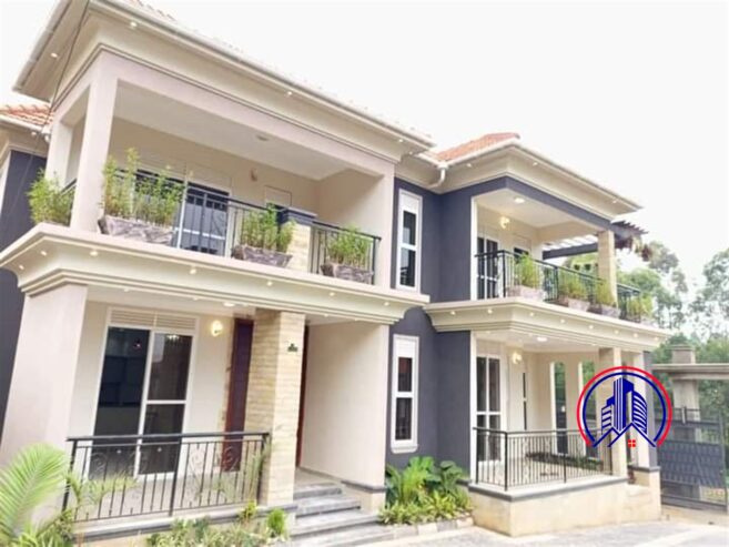 Mansion for sale in Kyanja