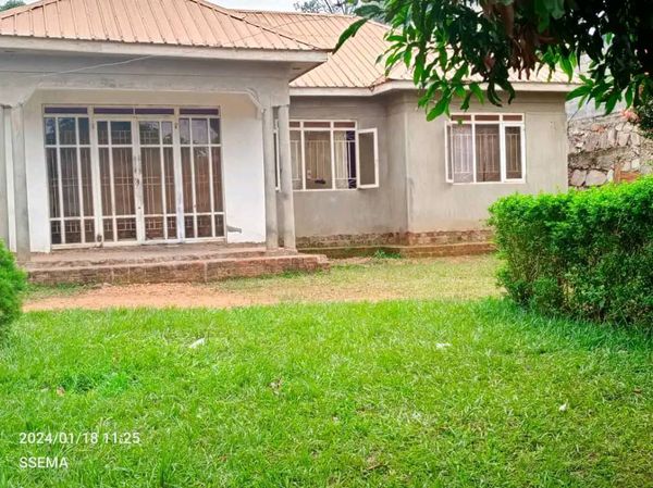 House for sale in kireka bujjuko kigoma just 1km from town