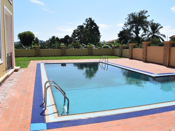House with a swimming pool for sale in Munyonyo Kampala