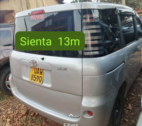 Toyota Sienta