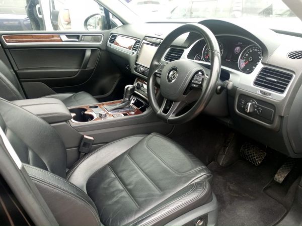 VW Toureg 2012 petrol full option goes for 100M with all tax