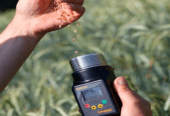 Grain moisture meter equipment with USB adaptor