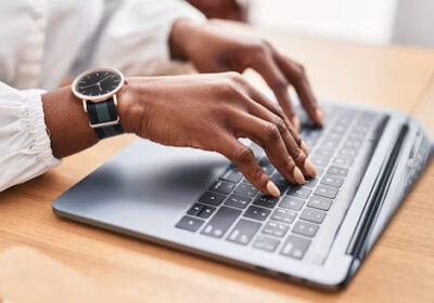 african-american-woman-business-worker-using-laptop-office_839833-33238-1