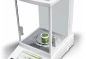 precision analytical balance with a readability ranging