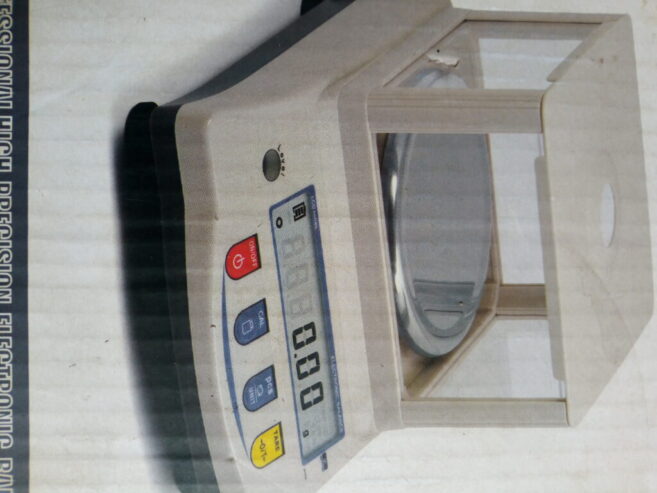 Electric digital analytical balance scale for chemistry lab