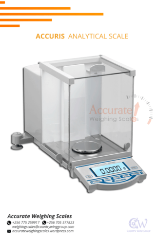 Accuris analytical balance with automatic calibration