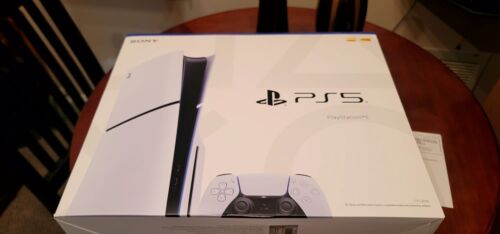 Fs: PS5 Console And DualSense Controller