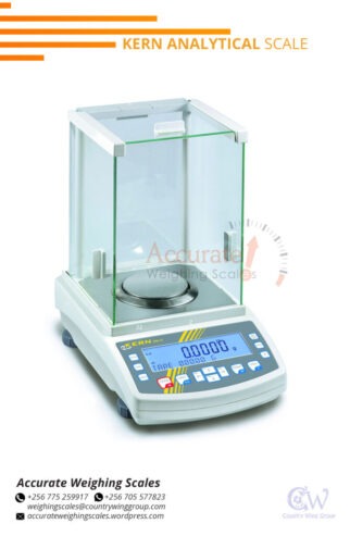 Kern type analytical balance with low battery indication