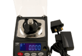 digital analytical balance with initial and final readings