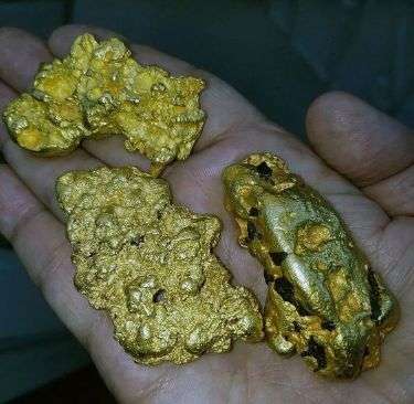 How many big gold mines are there in the world in Russia